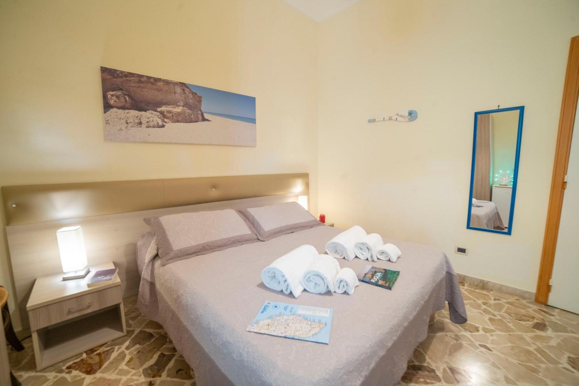 B&B A Due Passi Otranto Ngoại thất bức ảnh